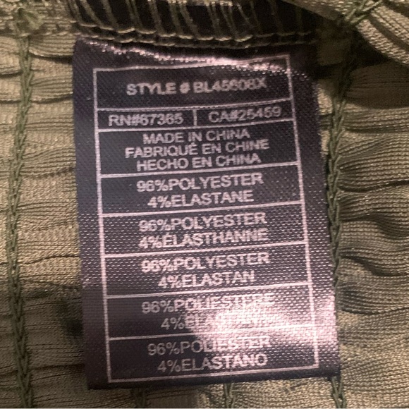 BB Dakota By Steve Madden Velvet Smocked Double V-Neck Top Size S - Picture 10 of 10